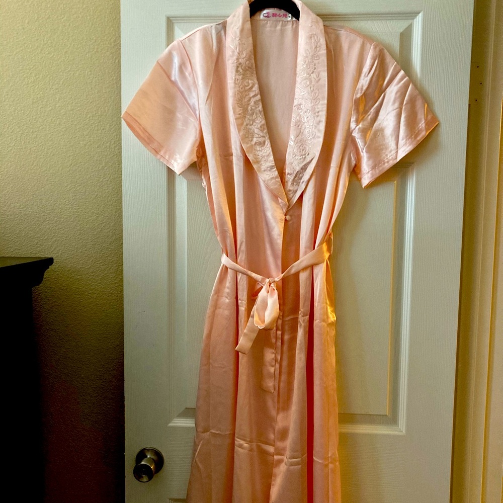 Satiny Asian Style Robe in Soft Pink